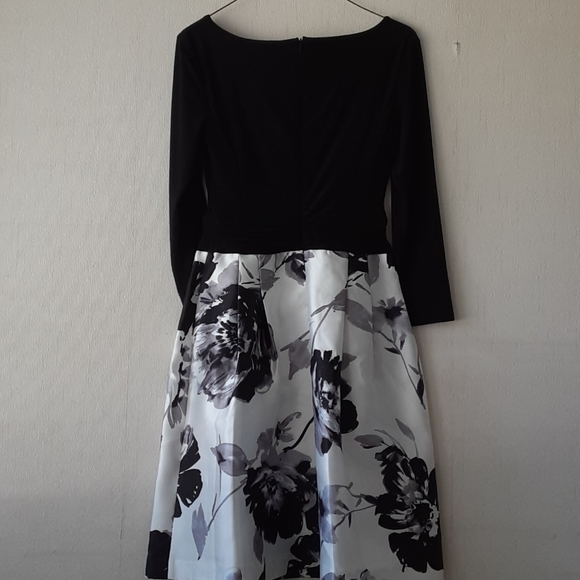 Formal dress - Picture 2 of 4